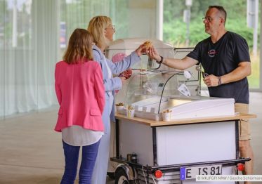 Gleichstellungsministerkonferenz 2025 in Nordrhein-Westfalen: 35. Konferenz der Gleichstellungs- und Frauenministerinnen und -minister, -senatorinnen und -senatoren der Länder (Photocredit: Copyright MKJFGFI NRW / Sascha Schürmann).