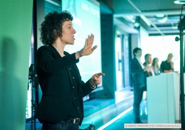 Das Bild zeigt Impressionen vom Fachkongress Vielfalt am Arbeitsmarkt am 23. Mai 2024 in der Denkfabrik im Lindner Congress Hotel in Düsseldorf (Photocredit: © MWIKE NRW/MKJFGFI NRW/Susanne Kurz).