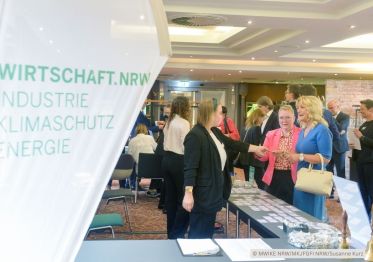 Das Bild zeigt Impressionen vom Fachkongress Vielfalt am Arbeitsmarkt am 23. Mai 2024 in der Denkfabrik im Lindner Congress Hotel in Düsseldorf (Photocredit: © MWIKE NRW/MKJFGFI NRW/Susanne Kurz).