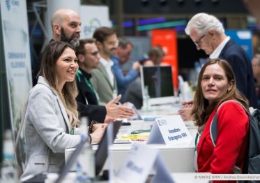 Das Bild zeigt Impressionen der Veranstaltung &bdquo;Innovationskongress NRW 2025" am EUREF Campus in D&uuml;sseldorf (Photocredit: Copyright MWIKE NRW / Andrea Bowinkelmann).