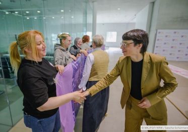 Gleichstellungsministerkonferenz 2025 in Nordrhein-Westfalen: 35. Konferenz der Gleichstellungs- und Frauenministerinnen und -minister, -senatorinnen und -senatoren der Länder (Photocredit: Copyright MKJFGFI NRW / Sascha Schürmann).