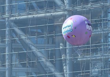 Der mobile Escape Room vom Familienministerium NRW ist Teil der Kampagne "What the Future?" &ndash; das Bild zeigt Impressionen vom Tag der Offenen T&uuml;r im Juli 2025 in D&uuml;sseldorf.